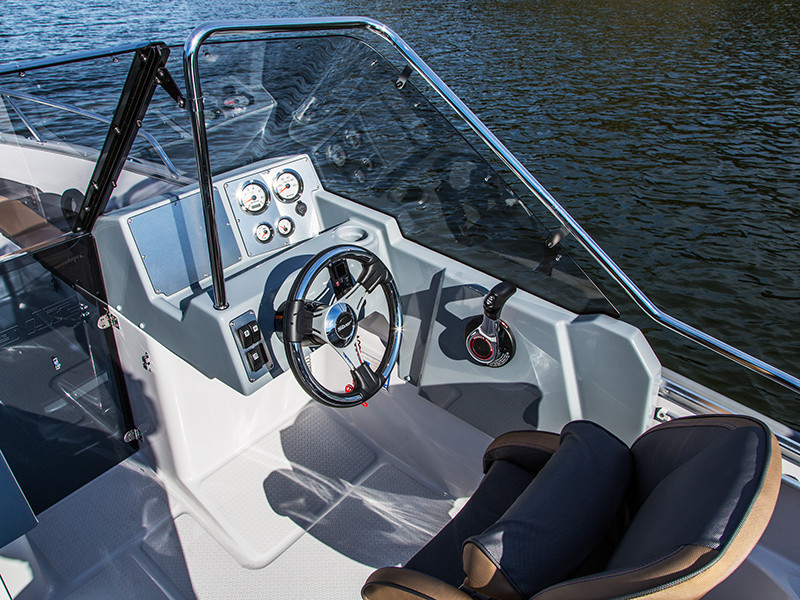 Silver Hawk 540 BR - detaljbilde. Styrekonsoll Silver Hawk 540 BR - detaljbilde. Styrekonsoll